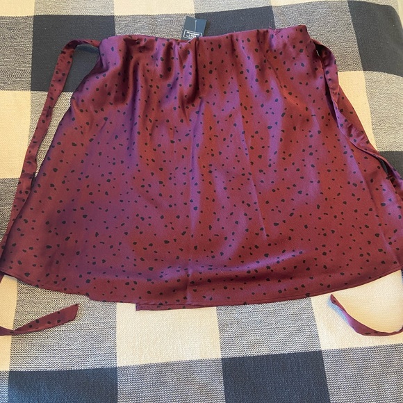 Abercrombie and Fitch Silk Maroon Wrap Skirt - Picture 3 of 4